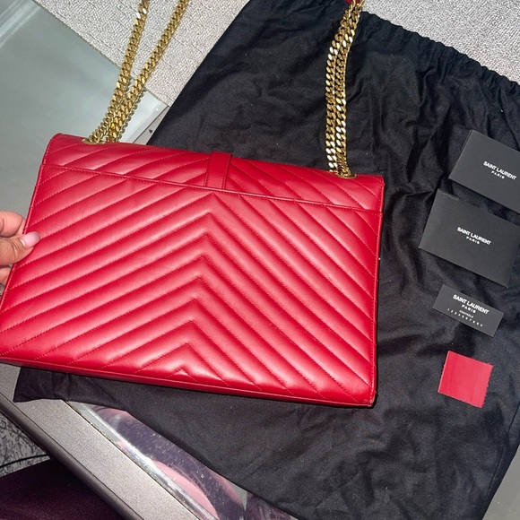 Saint Laurent

ENVELOPE LEATHER CROSSBODY BAG - Picture 10 of 16